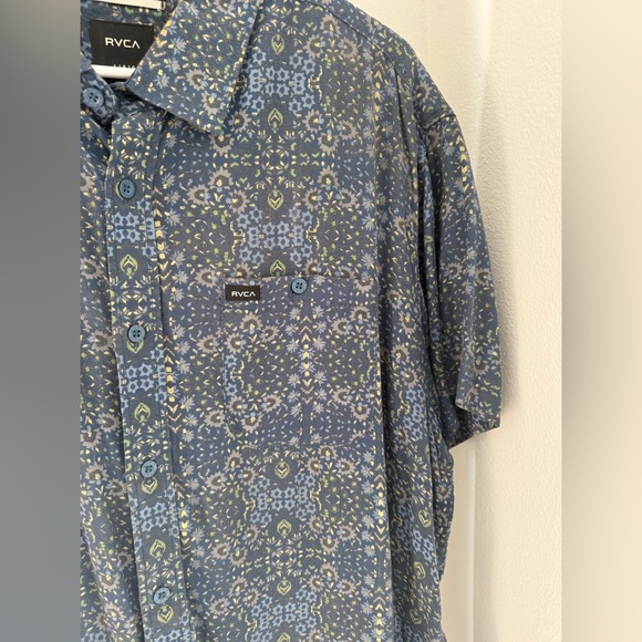 RVCA men’s button down shirt - Picture 3 of 3